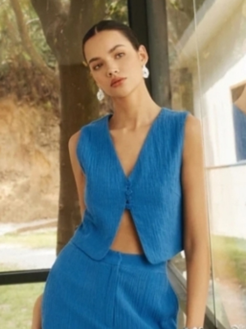 Commense Cobalt Blue Sleeveless V-Neck Cropped Vest